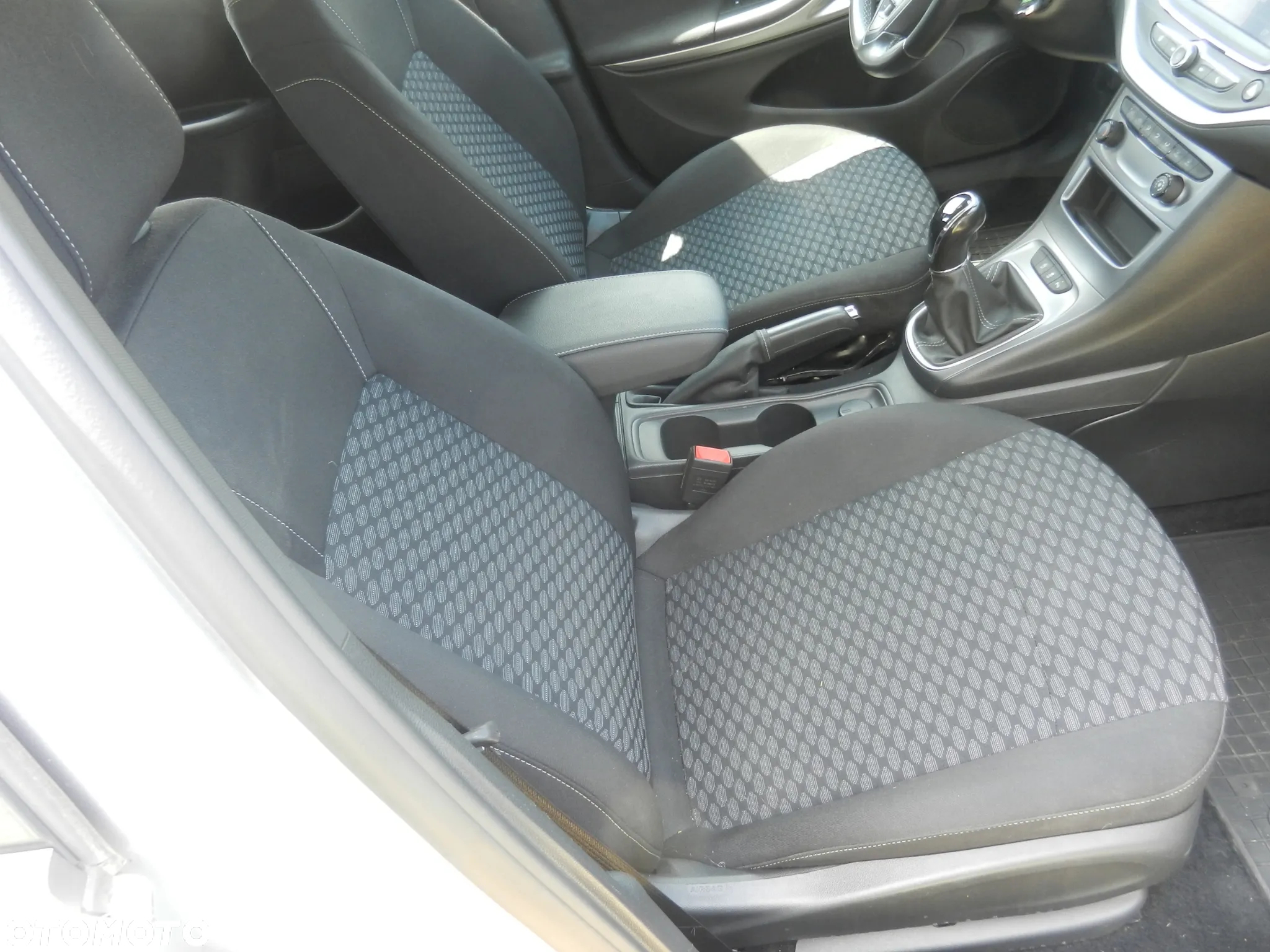 Opel Astra V 1.5 CDTI S&S - 8