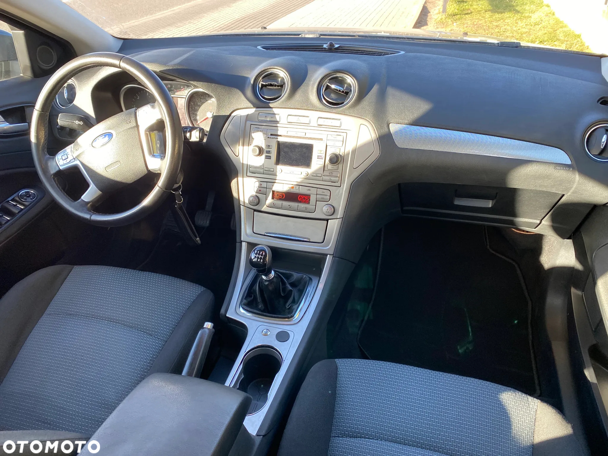 Ford Mondeo 2.0 TDCI Trend - 16