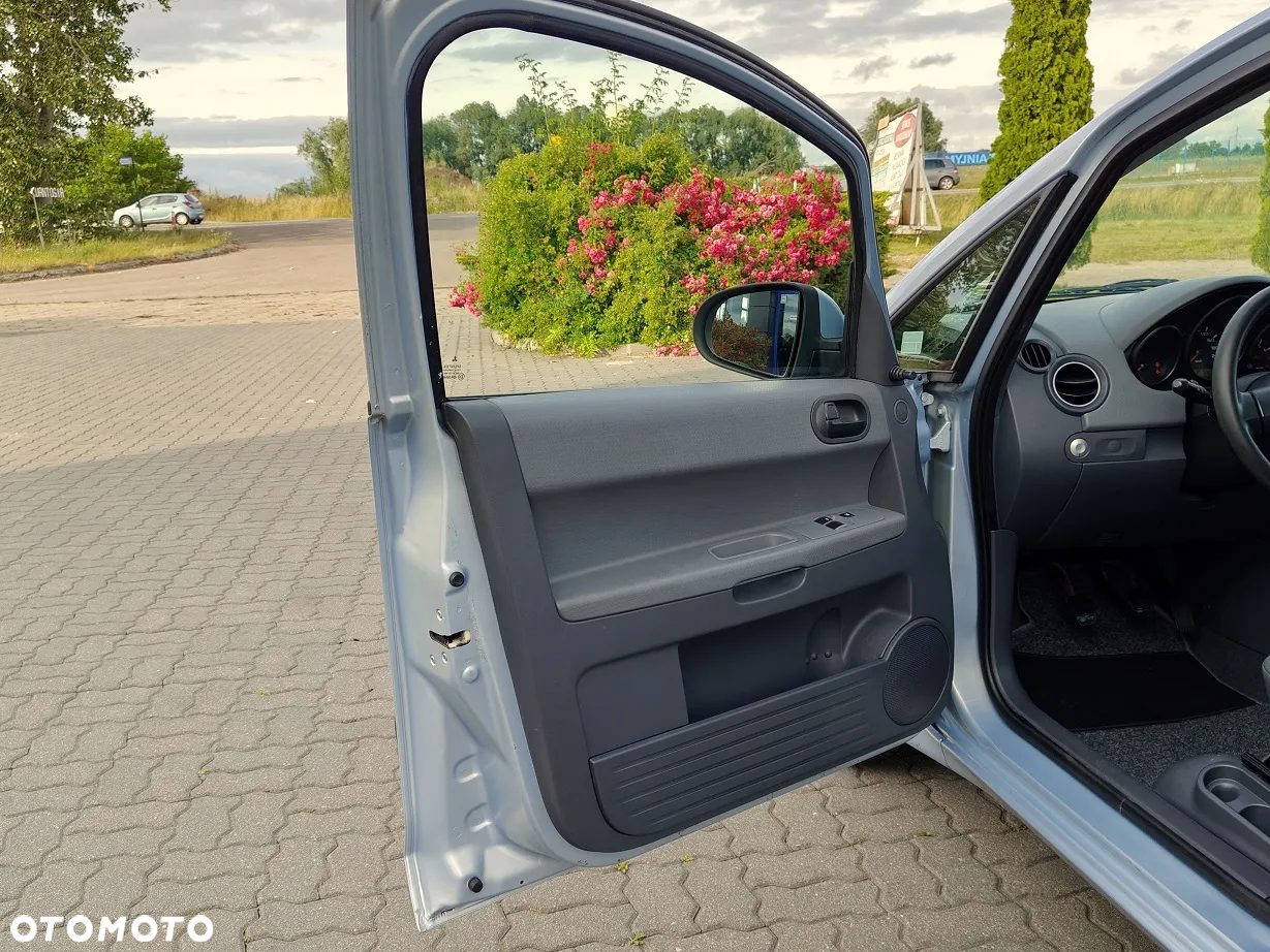 Mitsubishi Colt - 18