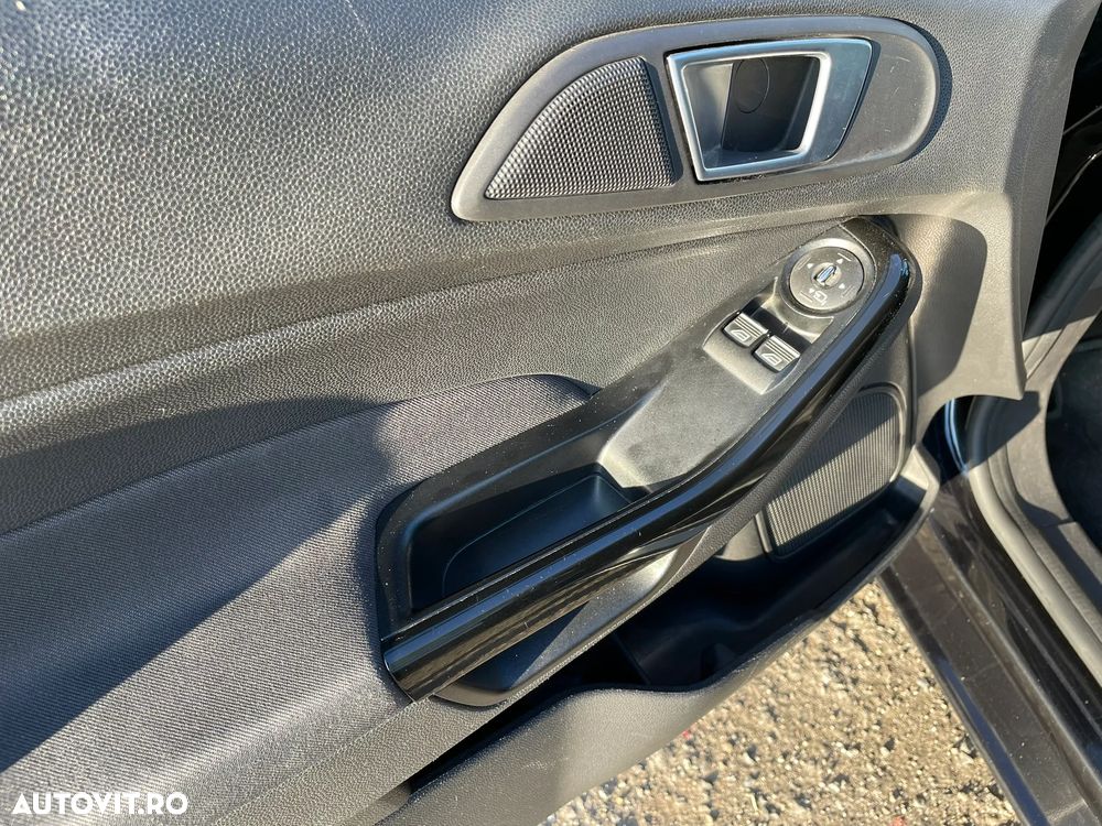 Ford Fiesta 1.0 EcoBoost Titanium - 10