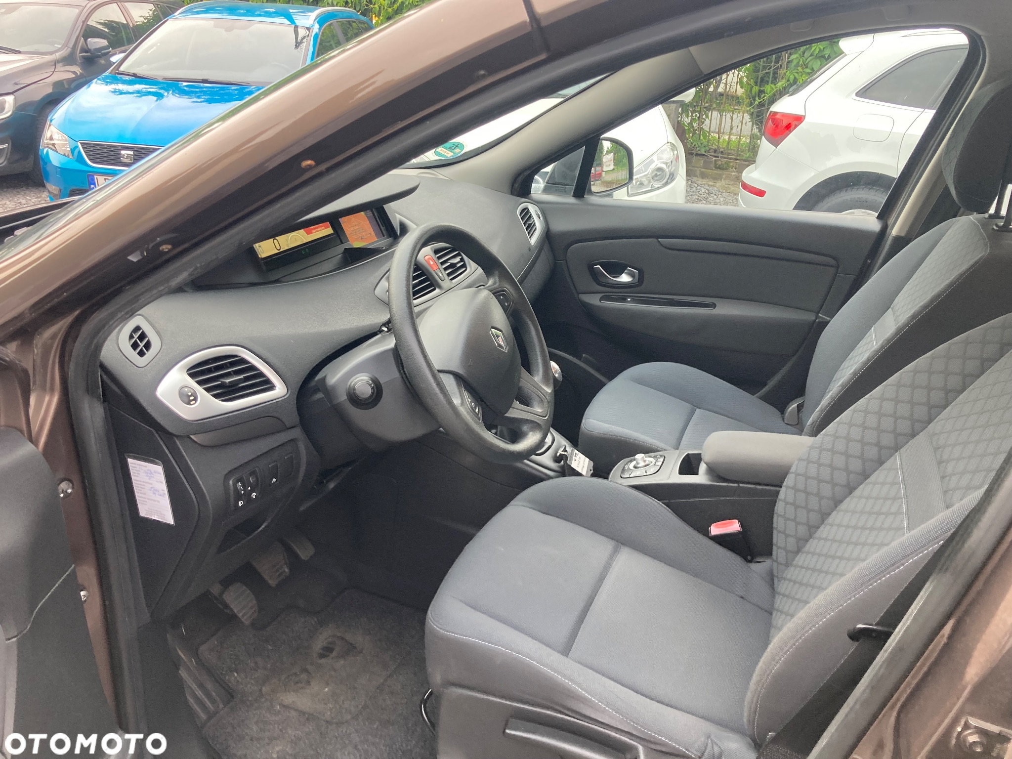 Renault Scenic 1.6 16V 110 Authentique - 8