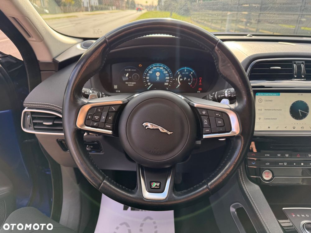 Jaguar F-Pace 20d AWD R-Sport - 22
