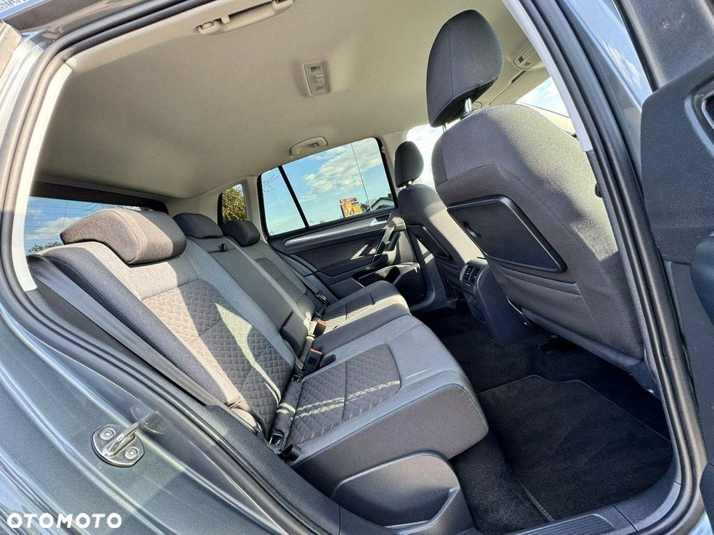 Volkswagen Golf Sportsvan - 25