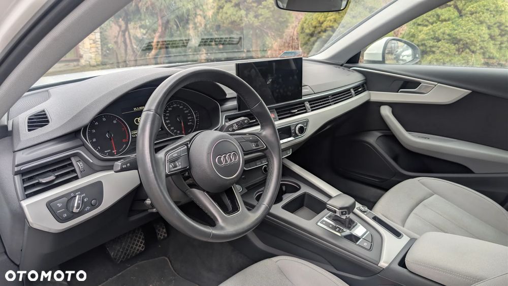 Audi A4 Avant 35 TFSI S tronic - 12