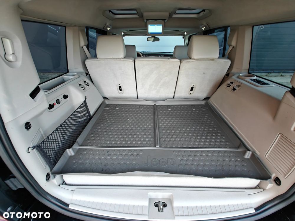 Jeep Commander 5.7 V8 Limited - 39