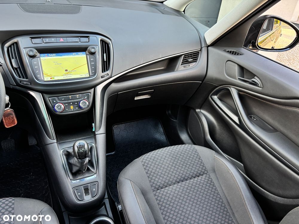 Opel Zafira 1.6 T SIDI Cosmo S&S - 16
