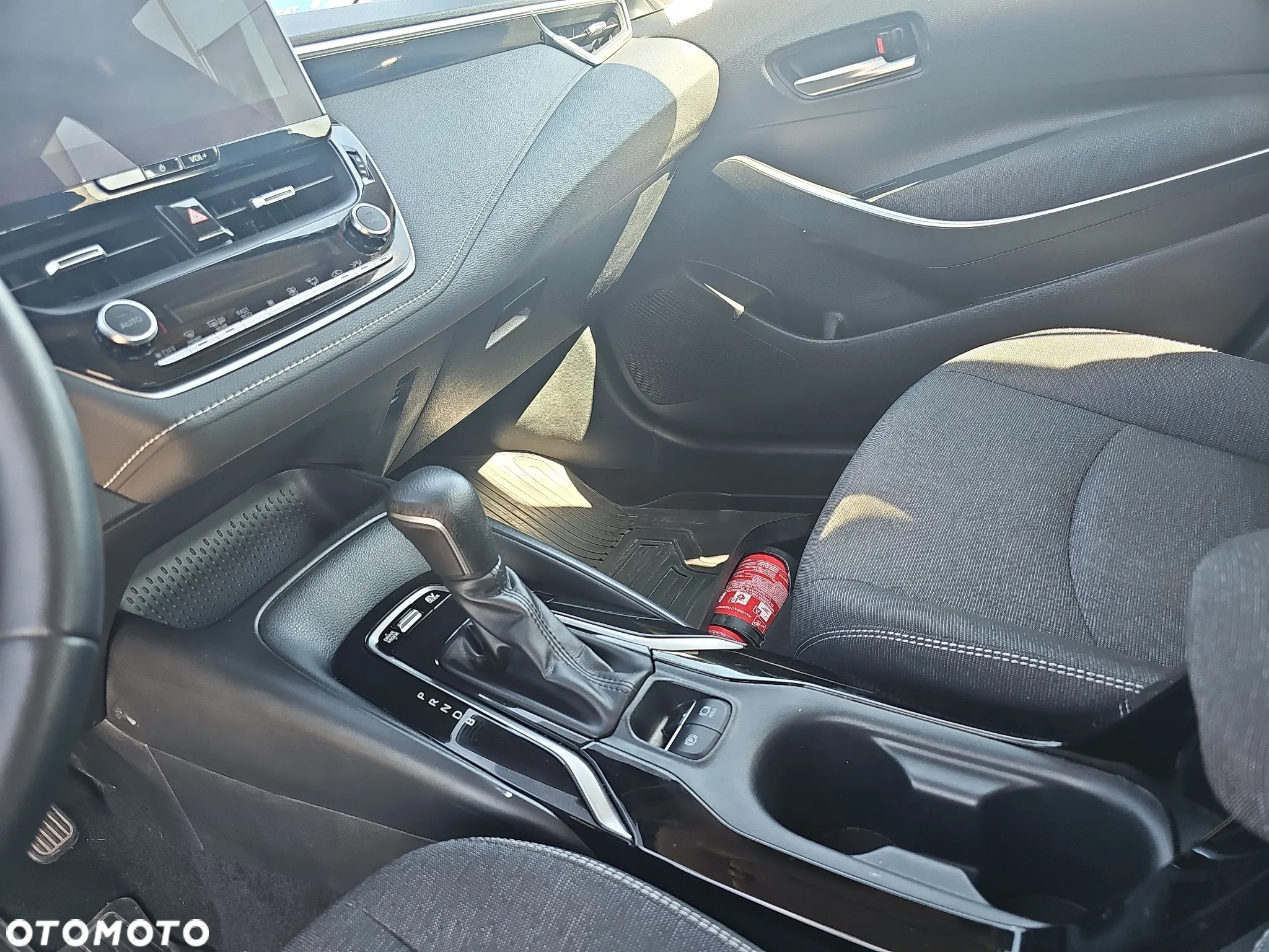 Toyota Corolla 1.8 Hybrid Comfort - 16