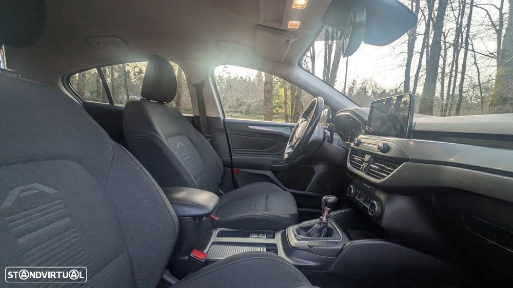 Ford Focus 1.5 TDCi ECOBlue Active X - 13