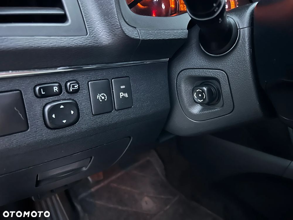 Toyota Avensis 2.2 D-4D Premium - 20