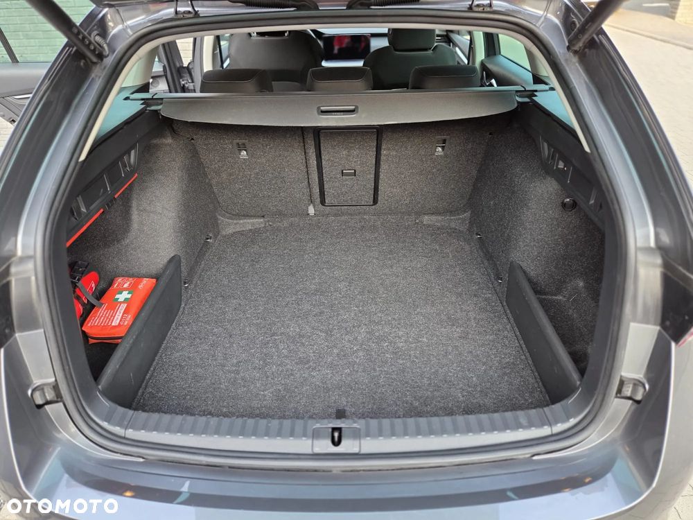 Skoda Octavia 1.5 TSI mHEV Selection DSG - 12