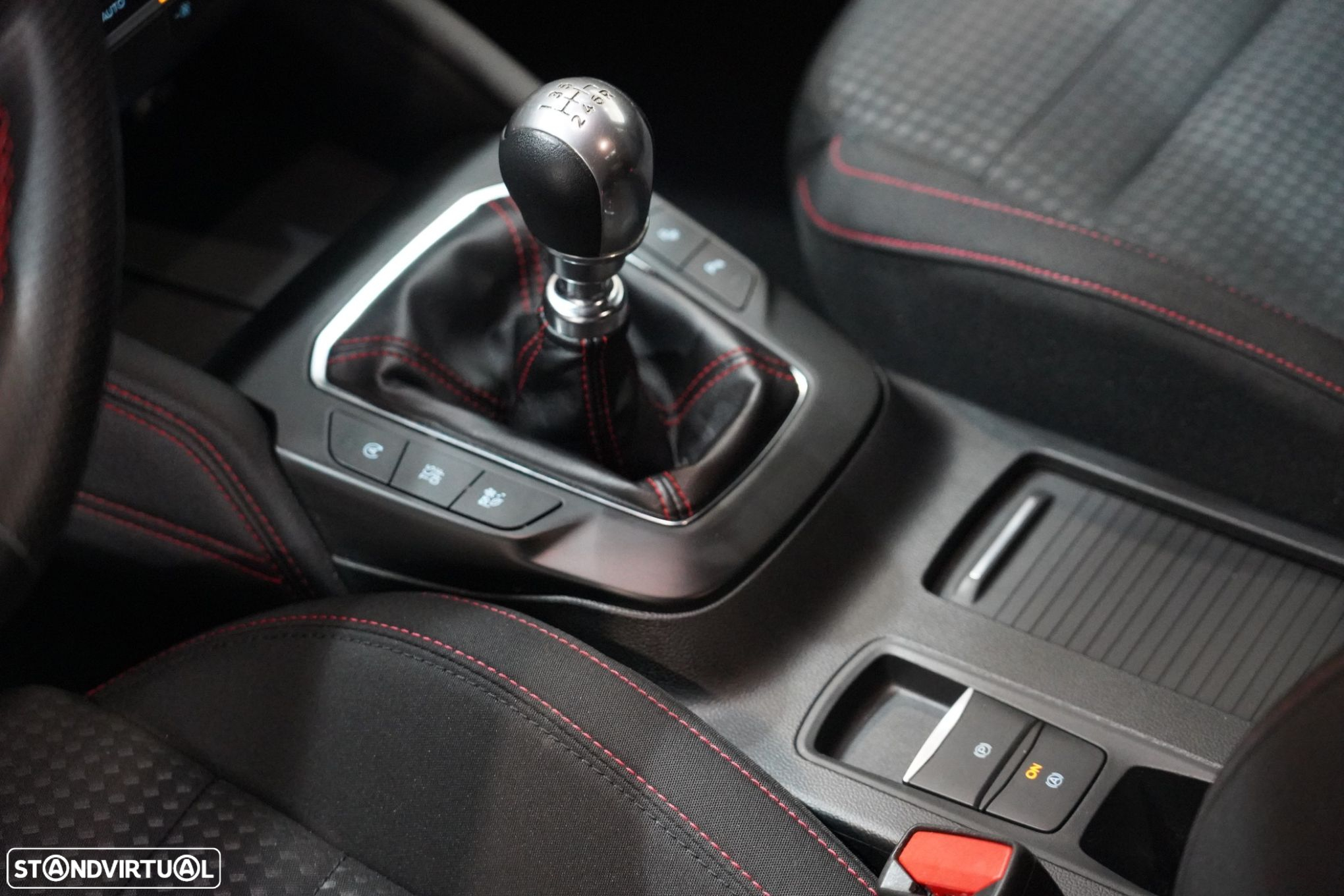 Ford Focus 1.0 EcoBoost ST-Line - 14