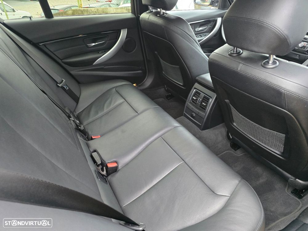 BMW 330 e iPerformance Pack M Shadow - 27