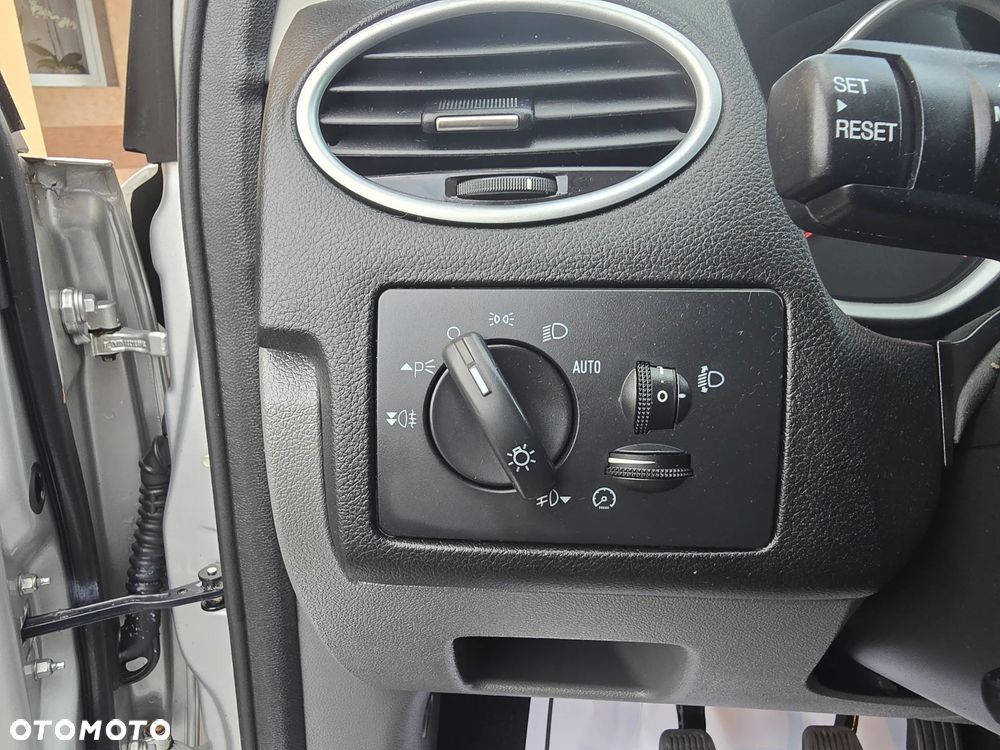 Ford Focus 1.8 Titanium - 30