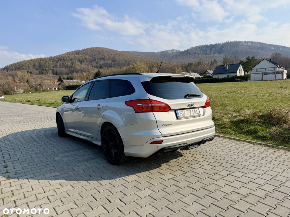 Ford Focus 1.5 TDCi ST-Line PowerShift - 7