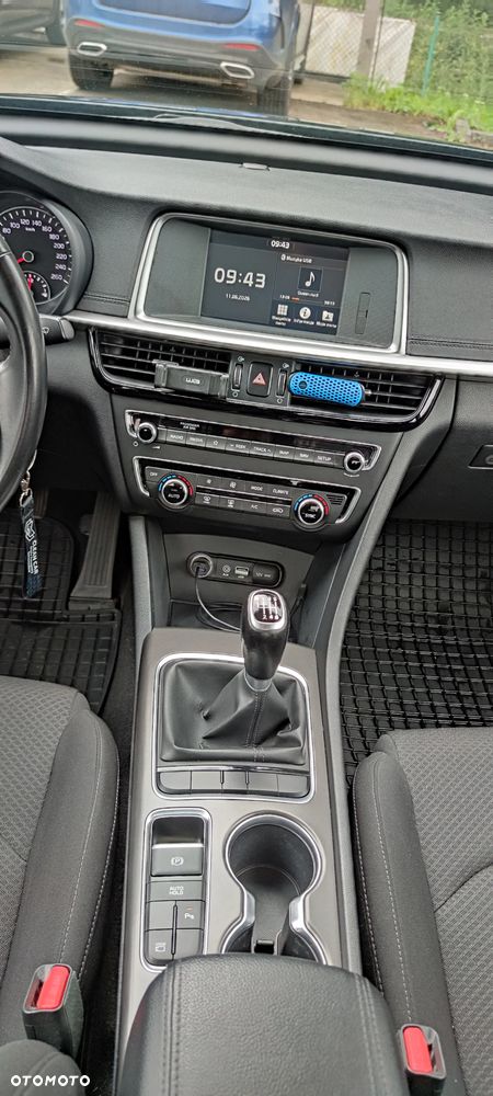 Kia Optima 2.0 M - 23