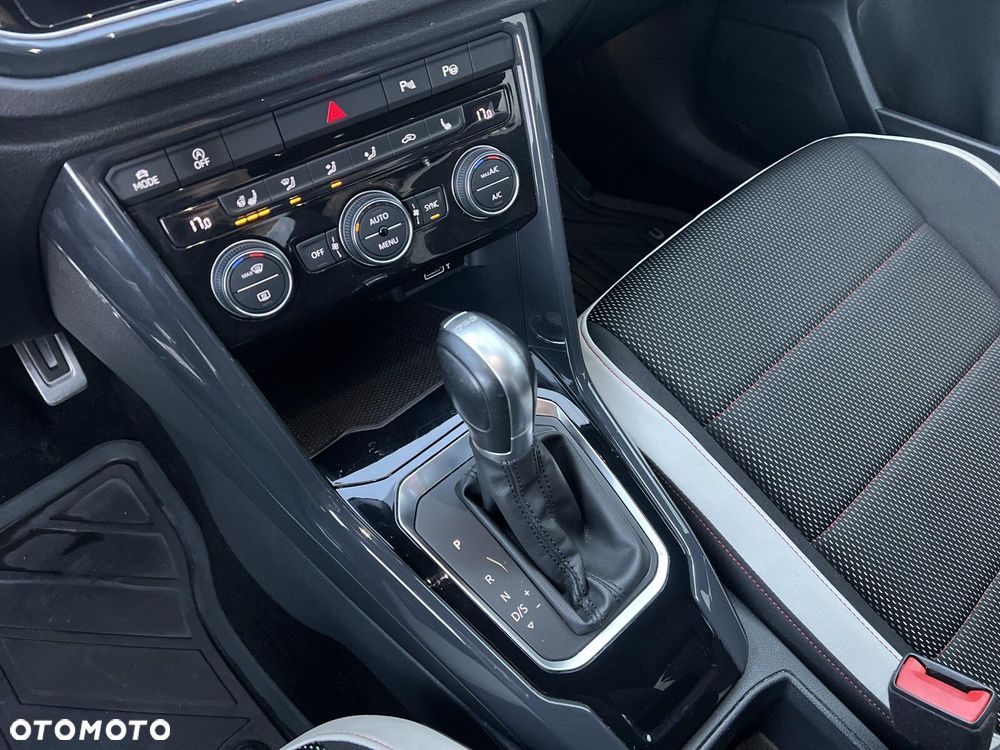 Volkswagen T-Roc - 21