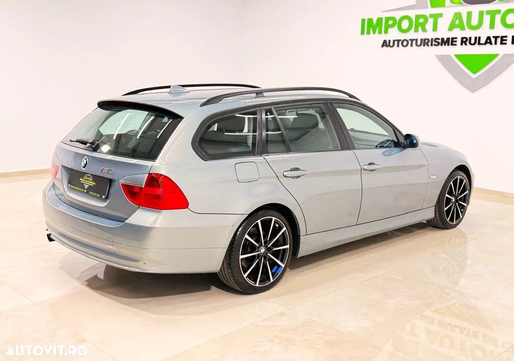 BMW Seria 3 320d DPF Touring Aut. - 11