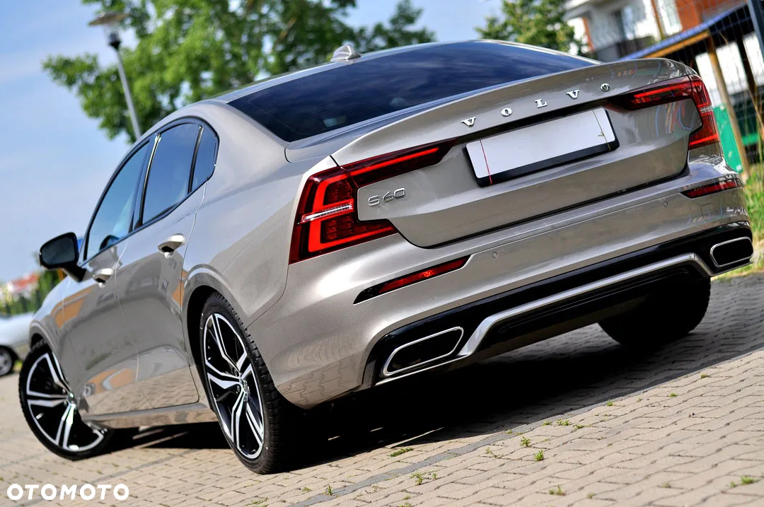 Volvo S60 T5 AWD R-Design - 8