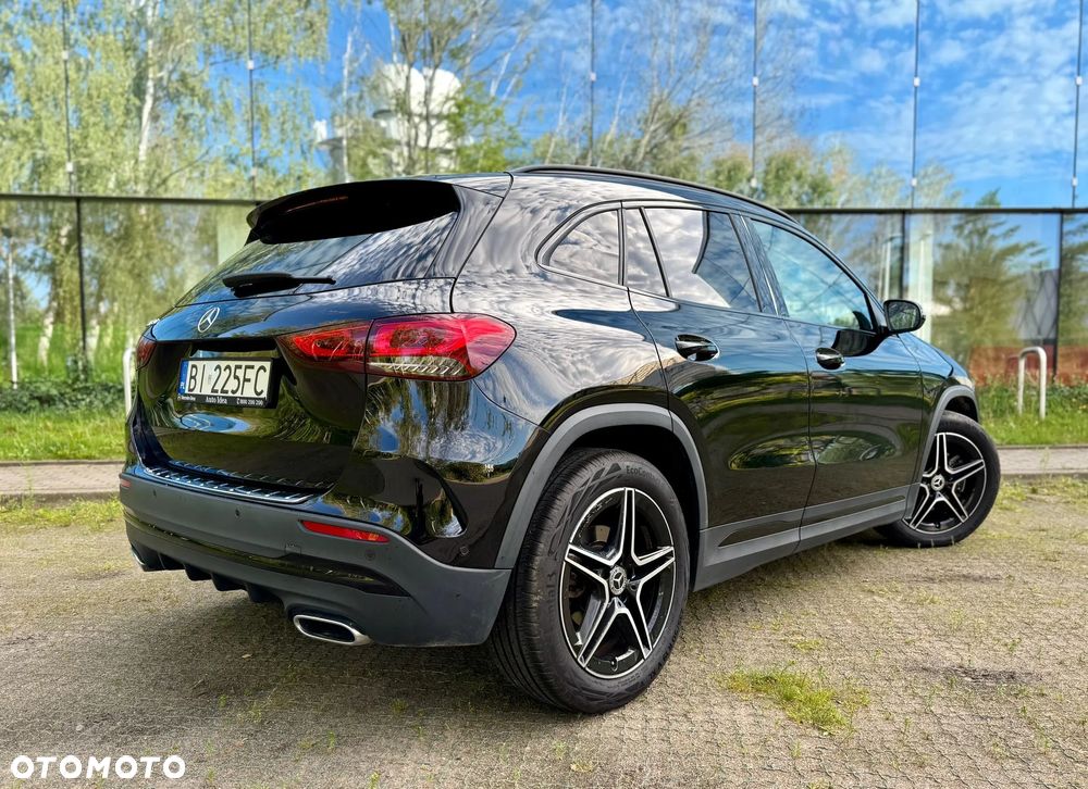Mercedes-Benz GLA 180 AMG Line - 4