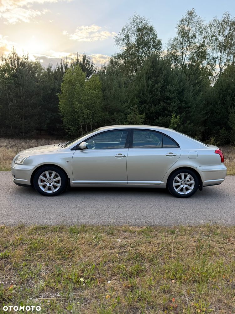 Toyota Avensis 2.0 VVT-i High - 5