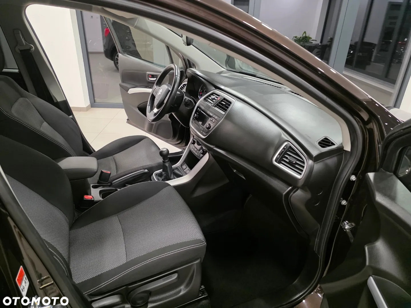 Suzuki SX4 S-Cross 1.6 XLED - 23