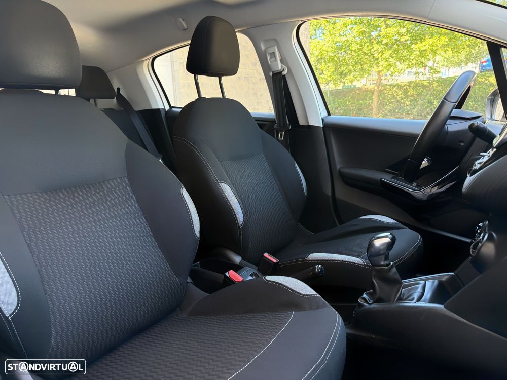 Peugeot 208 1.2 PureTech Style - 11