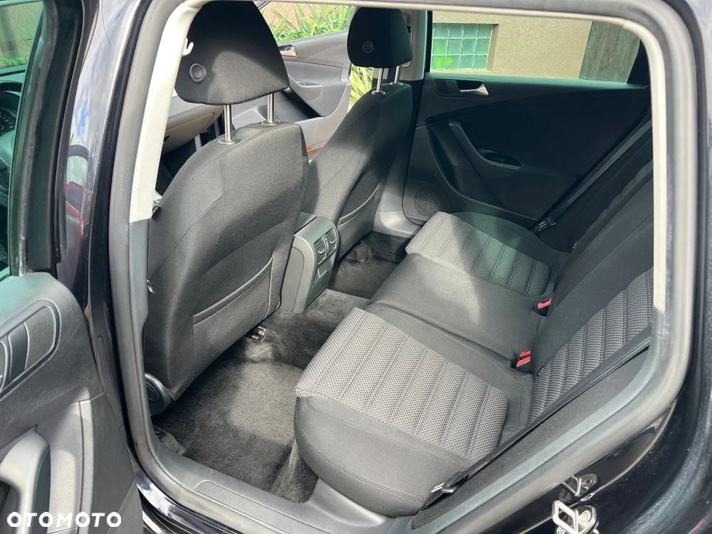 Volkswagen Passat 2.0 TDI Comfortline - 18