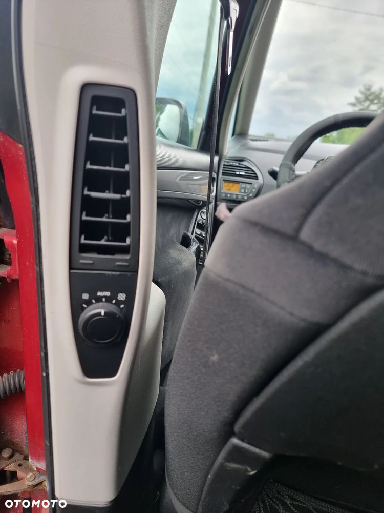 Citroën C4 Picasso 1.6 HDi Impress - 22