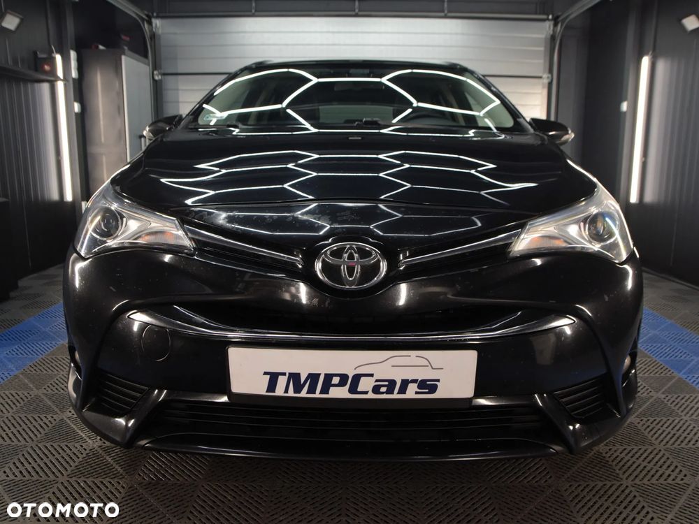 Toyota Avensis 2.0 D-4D Premium - 9