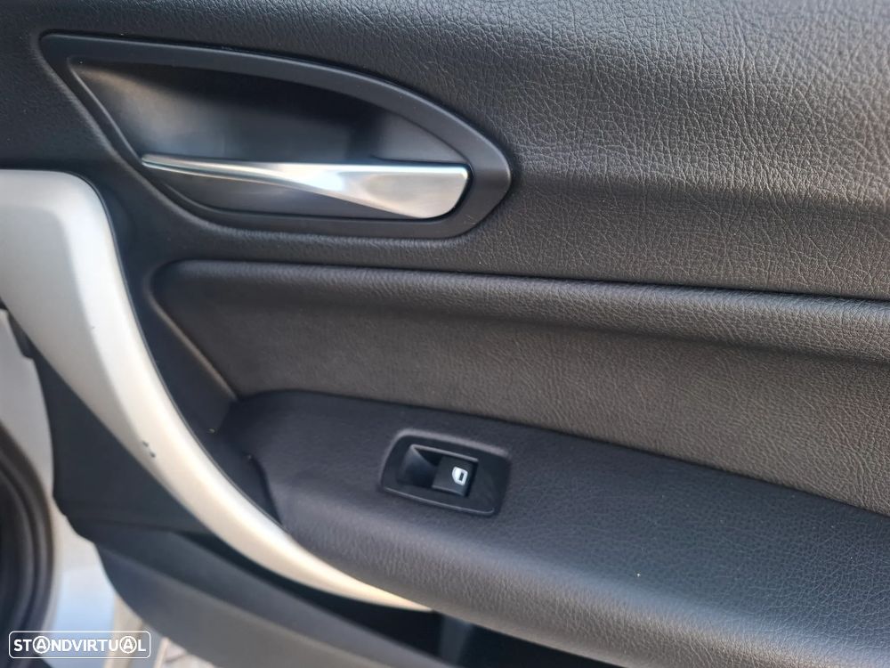 BMW 116 d EDynamics Advantage - 40