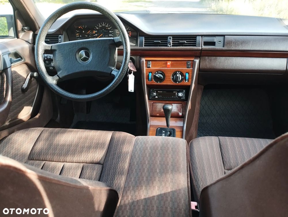 Mercedes-Benz W124 (1984-1993) - 8