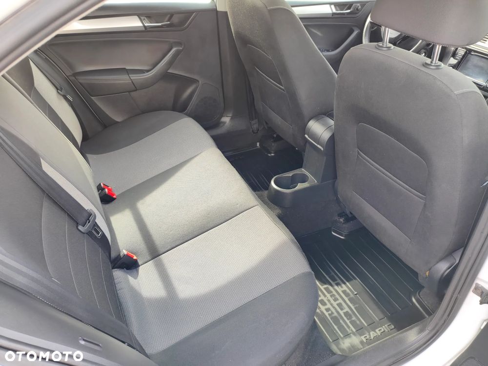 Skoda RAPID 1.6 TDI DPF Ambition - 10