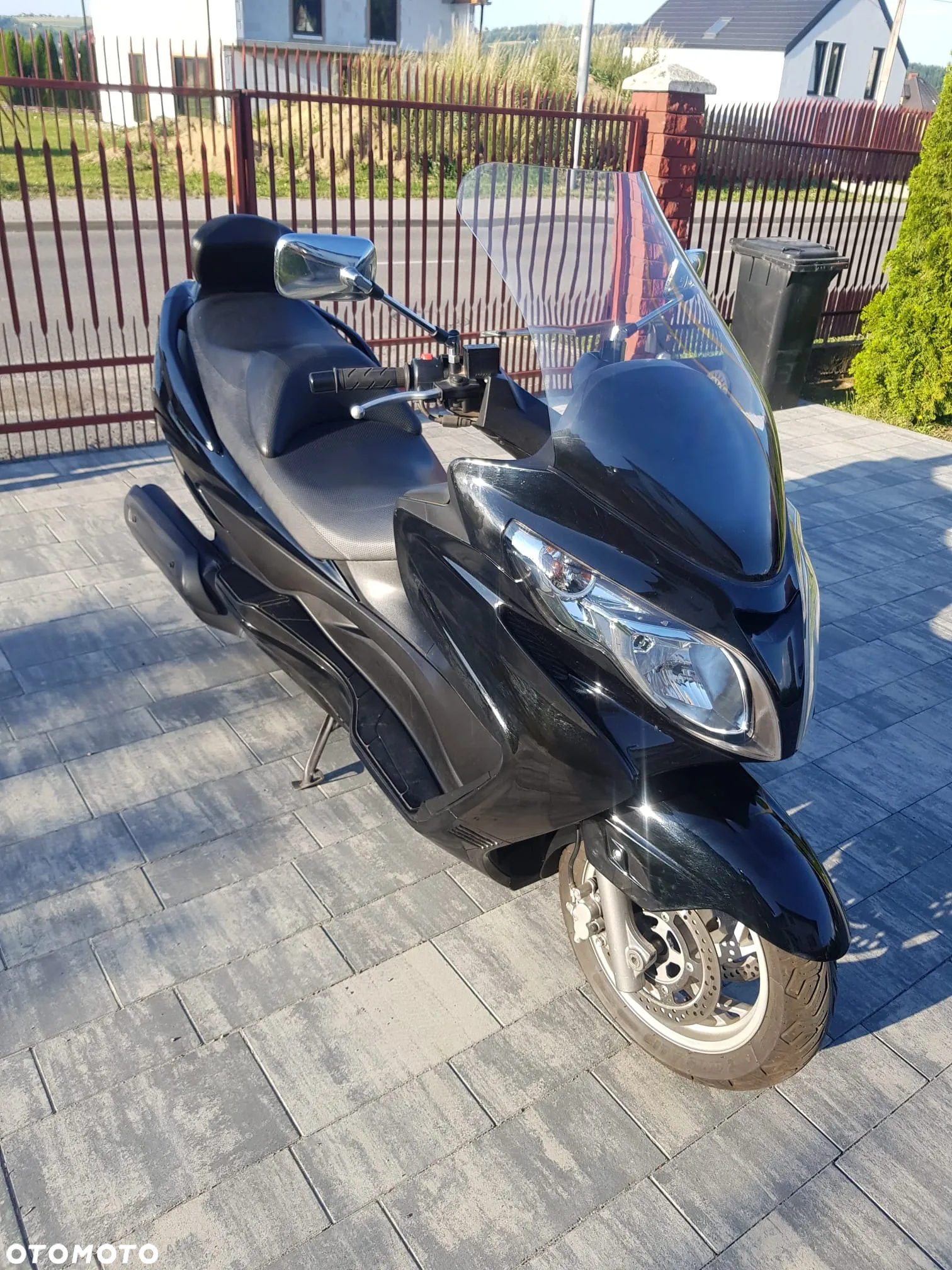 Suzuki Burgman - 5
