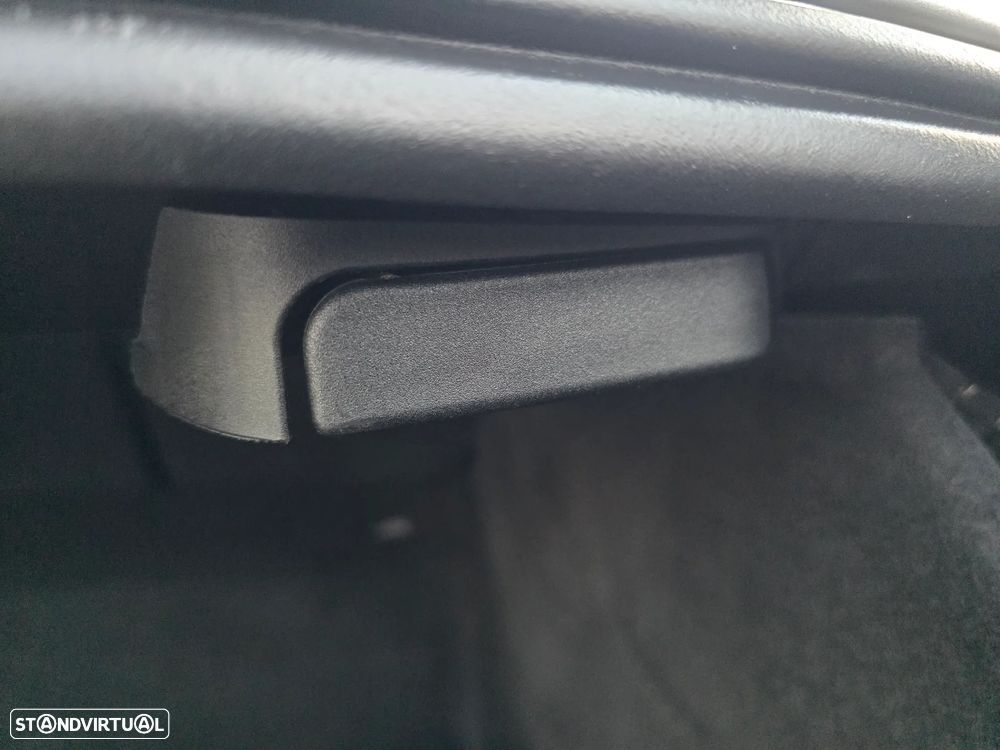 Mercedes-Benz E 220 d AMG Line - 20