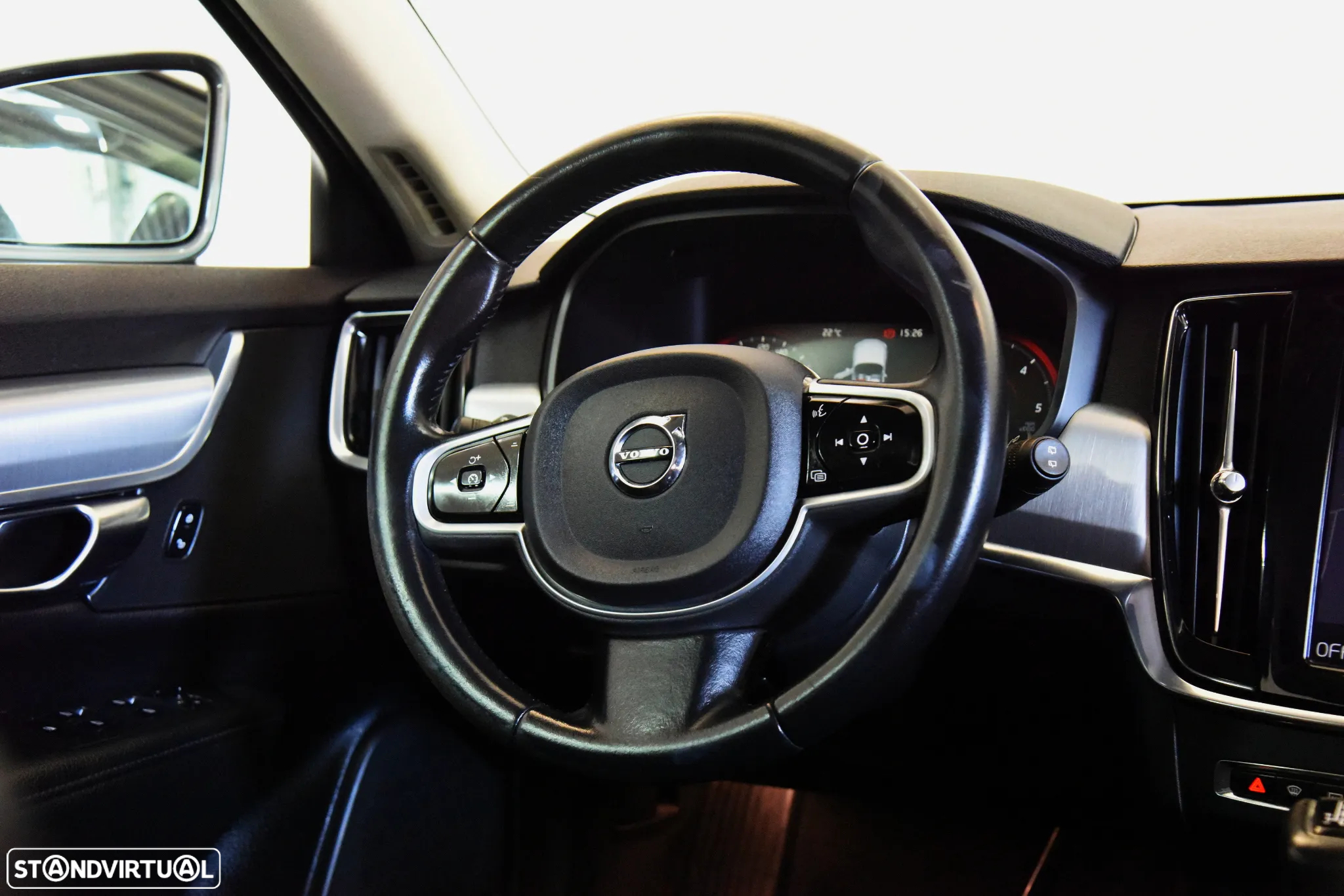 Volvo V90 2.0 D4 Momentum Geartronic - 15