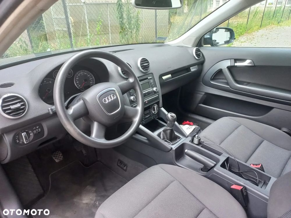 Audi A3 3-drzwiowe 1.6 Ambition - 7