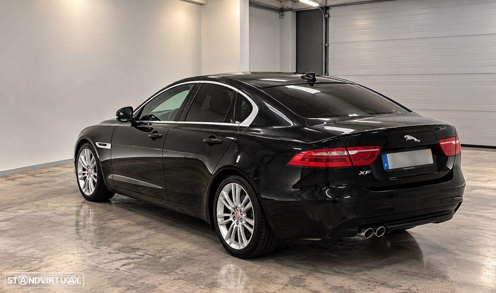 Jaguar XE 20d Aut. Pure - 3