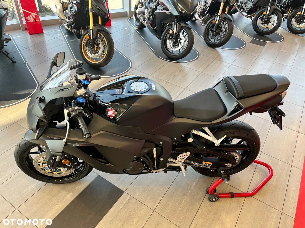 Honda CBR - 7