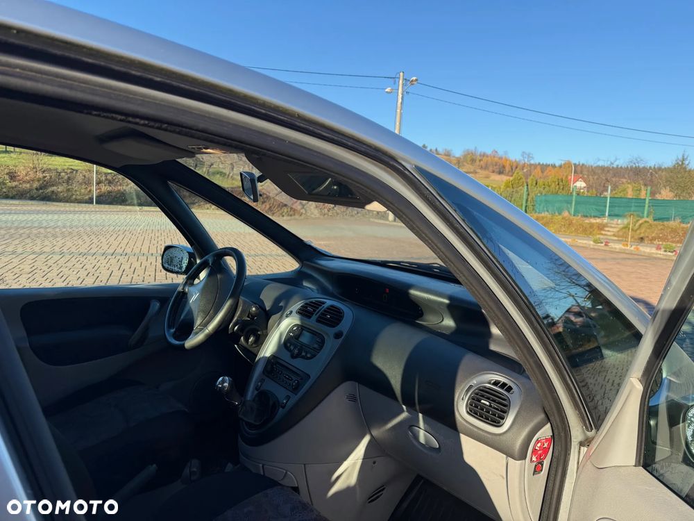 Citroën Xsara Picasso 1.6 HDi Exclusive - 10