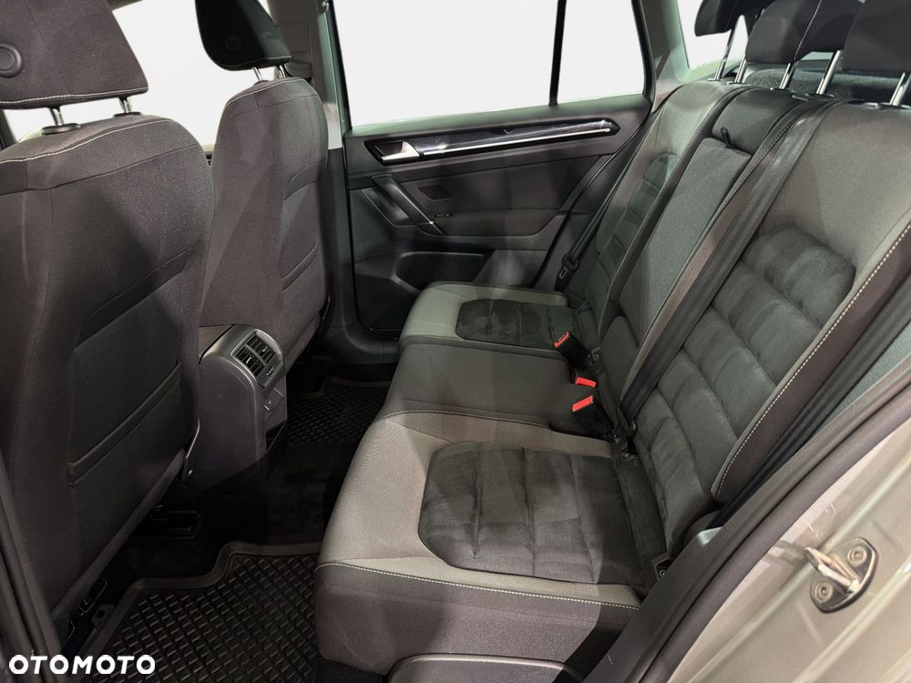 Volkswagen Golf Sportsvan - 12