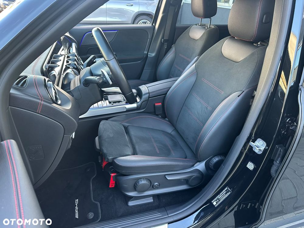 Mercedes-Benz EQB 300 66.5kWh 4-Matic AMG Line - 11