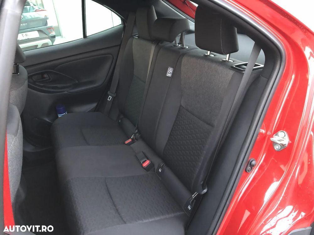 Toyota Yaris Cross 1.5 VVT-i HSD 4x2 Dynamic - 12