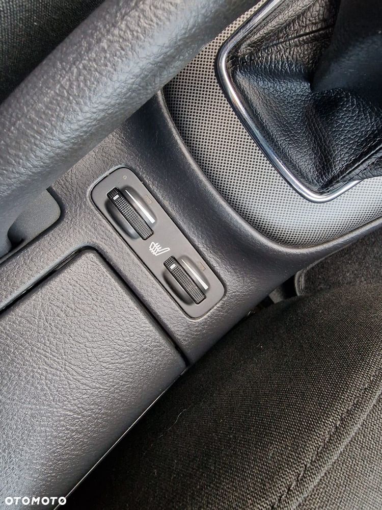 Toyota Avensis 2.0 VVT-i Executive - 15