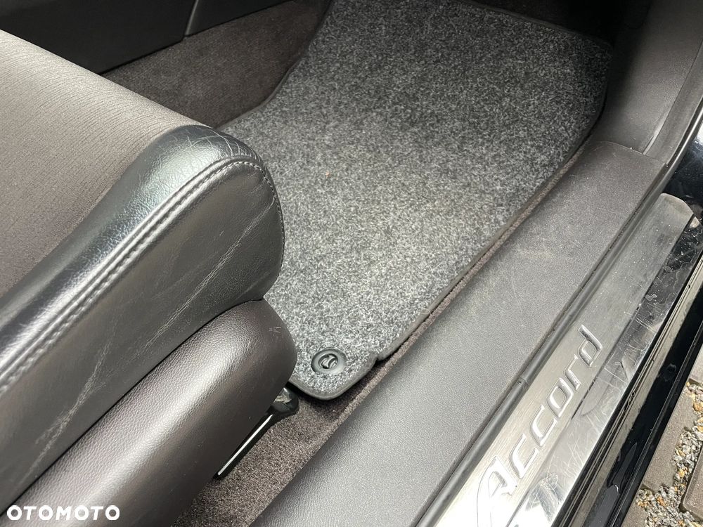 Honda Accord ver-2-4-type--s-navi - 25