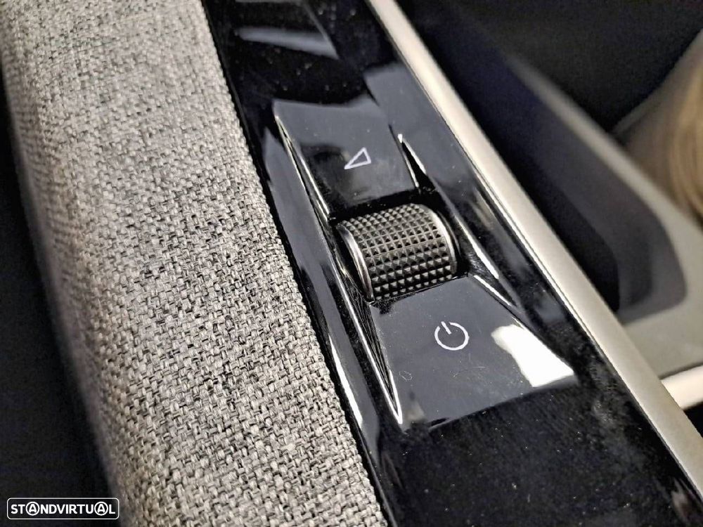 Peugeot 3008 1.2 Hybrid Allure e-DCS6 - 24