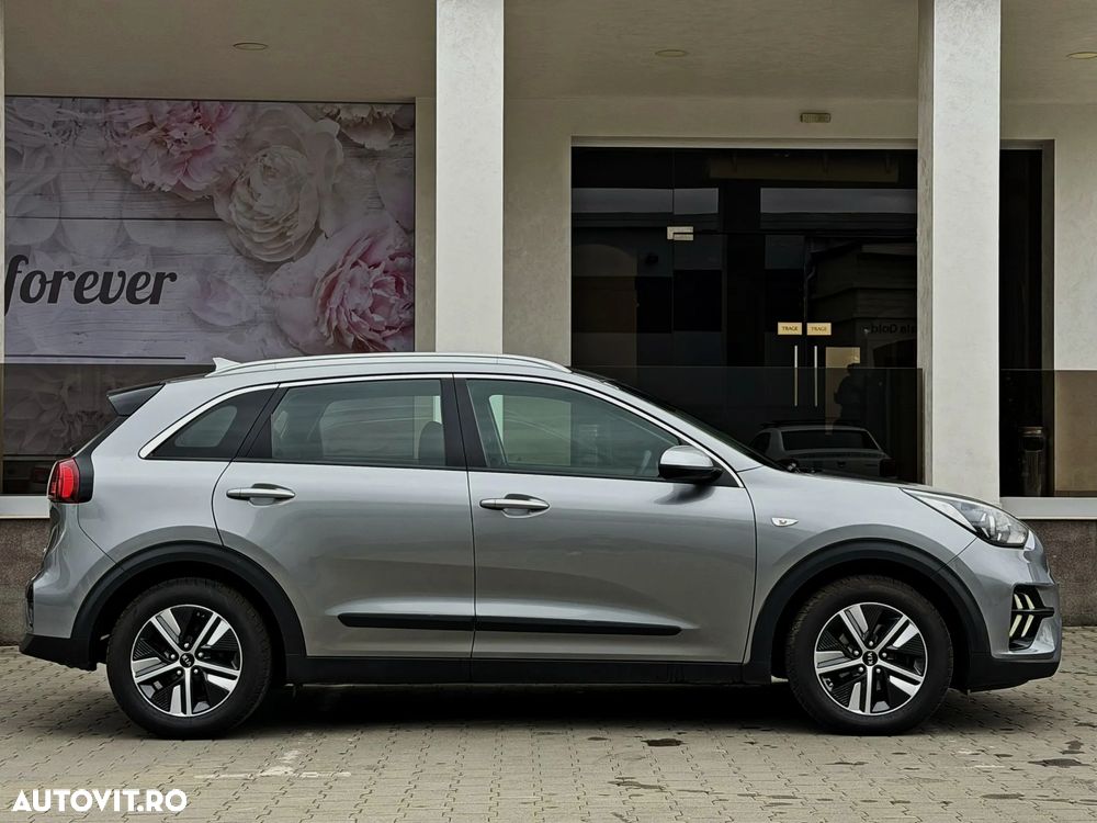 Kia Niro 1.6 GDI 2WD Aut. Spirit - 4