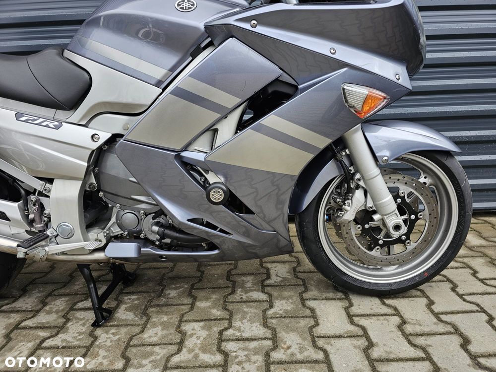 Yamaha FJR - 13