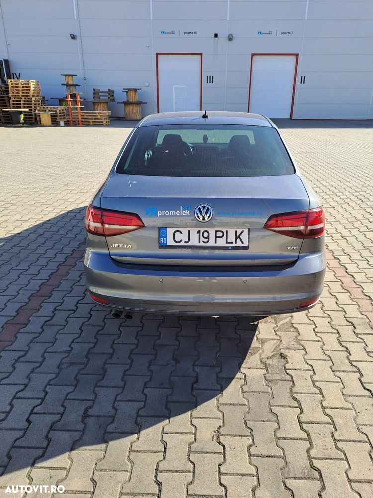 Volkswagen Jetta - 4
