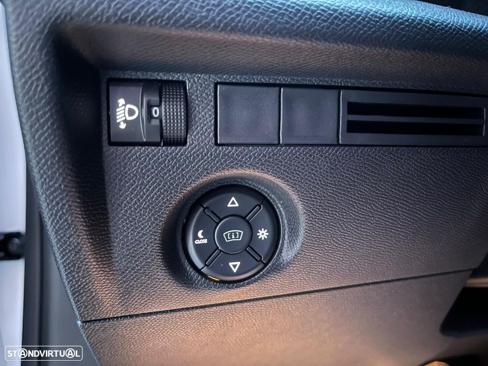 Citroën C4 1.2 PureTech Shine - 28