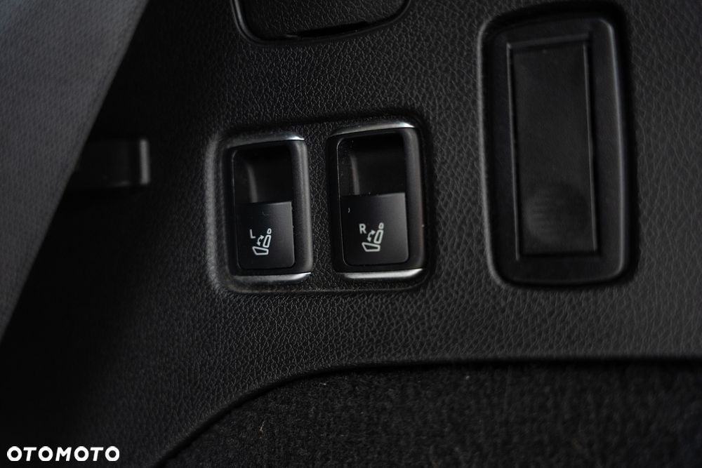 Mercedes-Benz GLS - 32